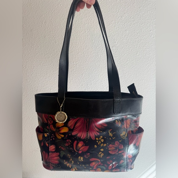 Patricia Nash Handbags - Patricia Nash Black and Red Floral Tote